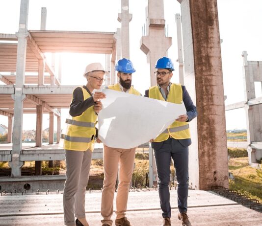 Waar moet je op letten bij het opstarten van een bouwproject?